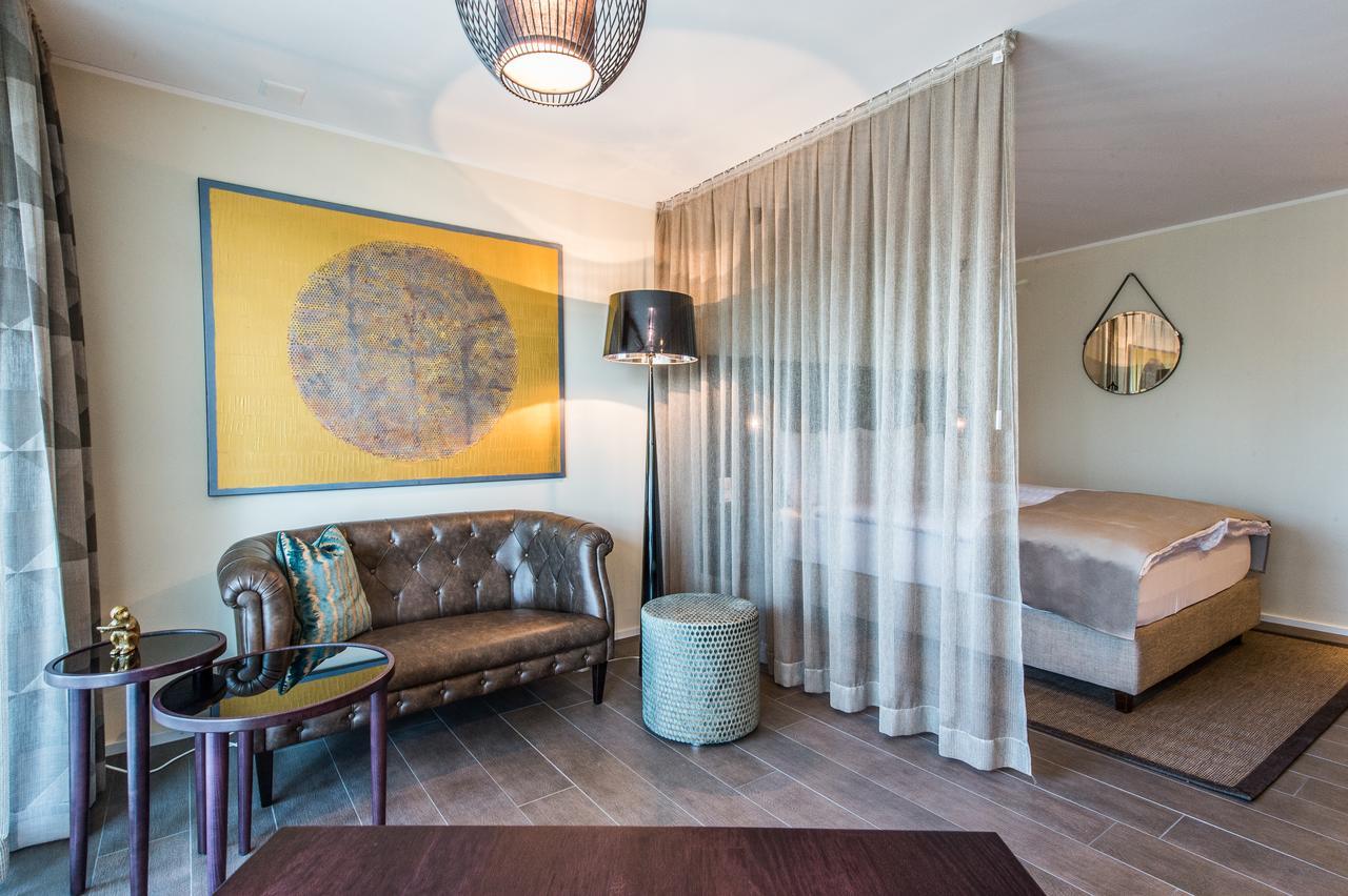 Hotel My Way Zuerich วัลลิเซลเลน ภายนอก รูปภาพ