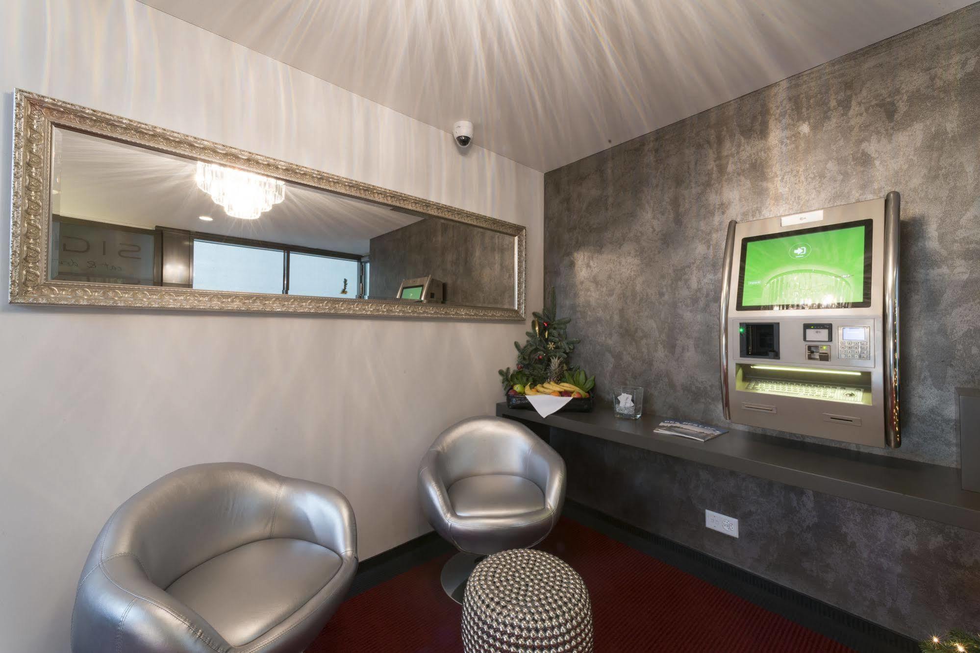 Hotel My Way Zuerich วัลลิเซลเลน ภายนอก รูปภาพ