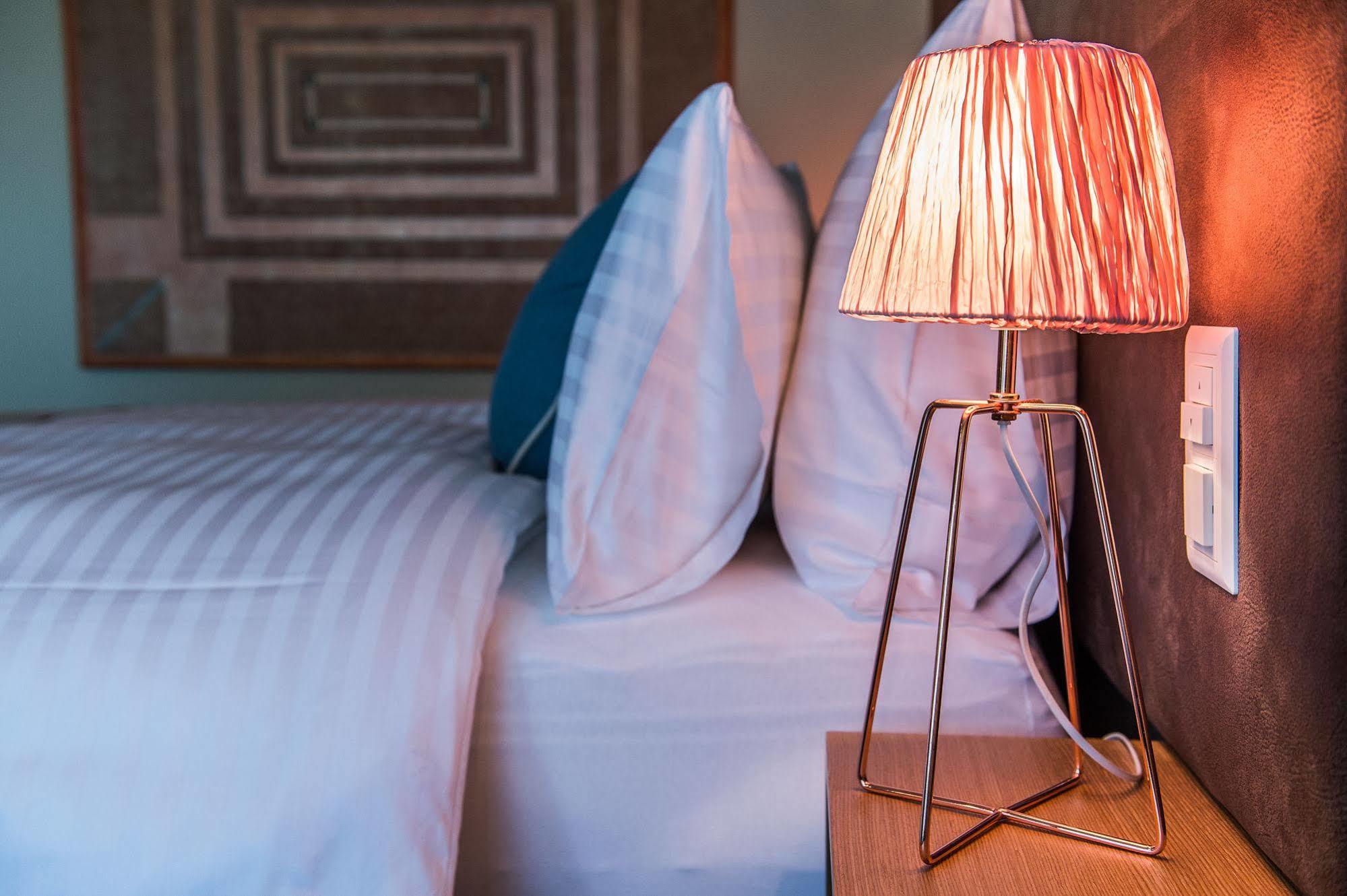 Hotel My Way Zuerich วัลลิเซลเลน ภายนอก รูปภาพ