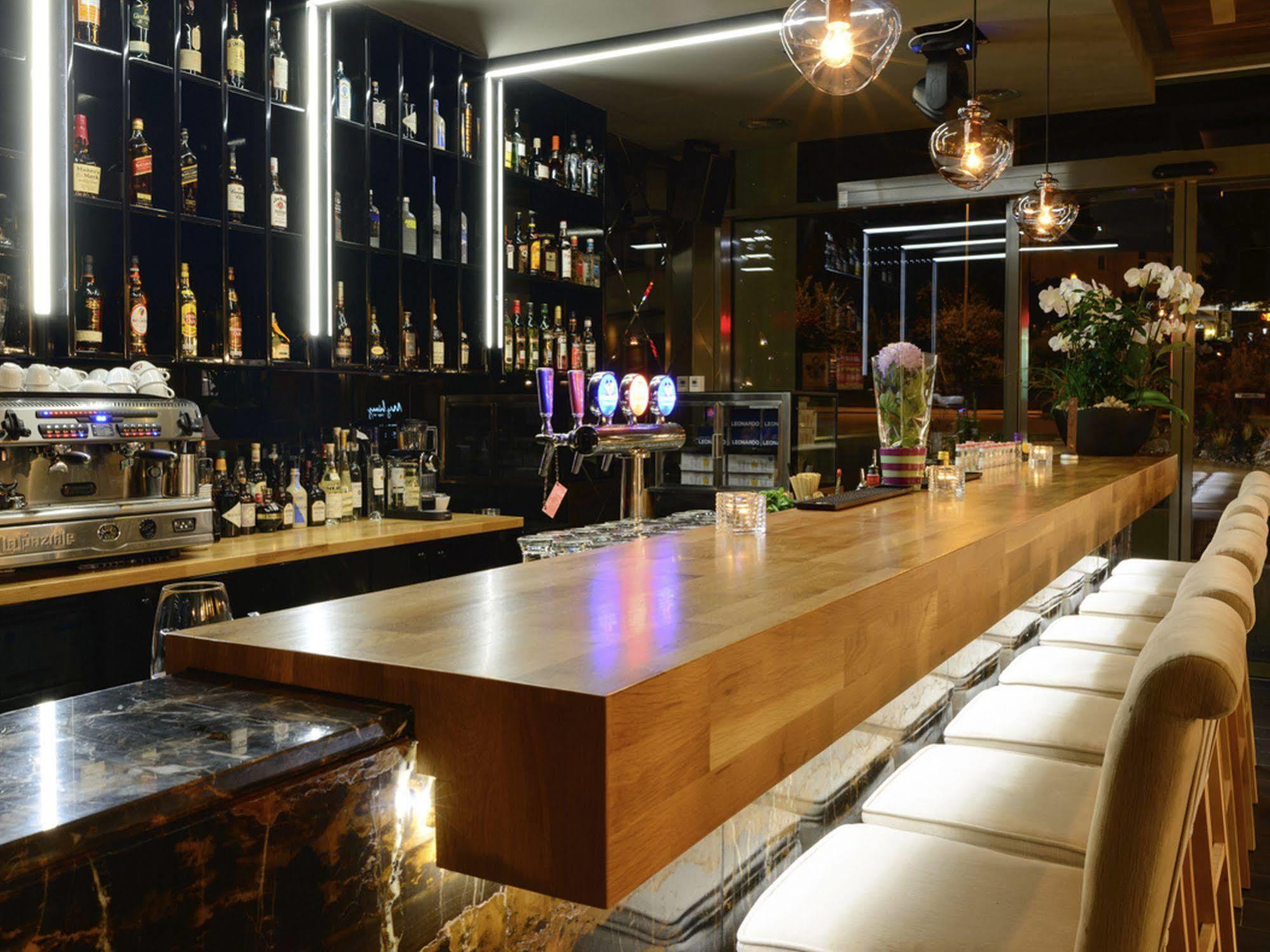Hotel My Way Zuerich วัลลิเซลเลน ภายนอก รูปภาพ